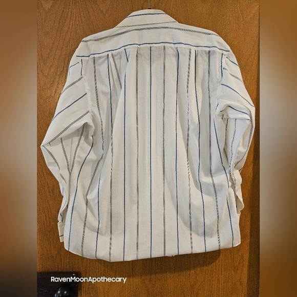 Wentworth Men Button Up - Picture 2 of 4